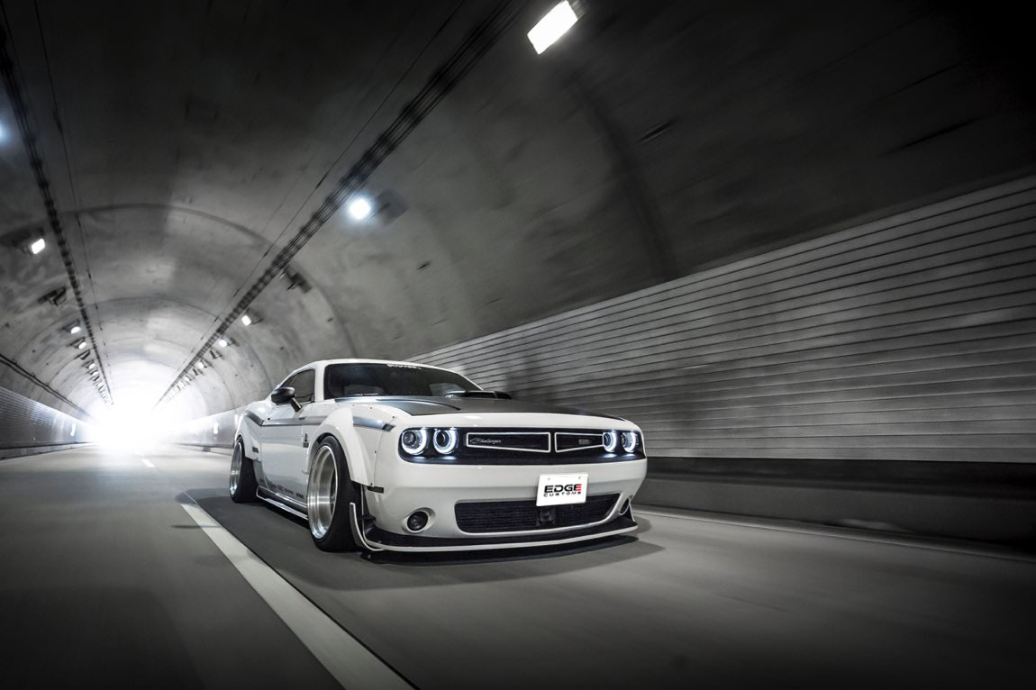 EDGE CUSTOMS Dodge Challenger R